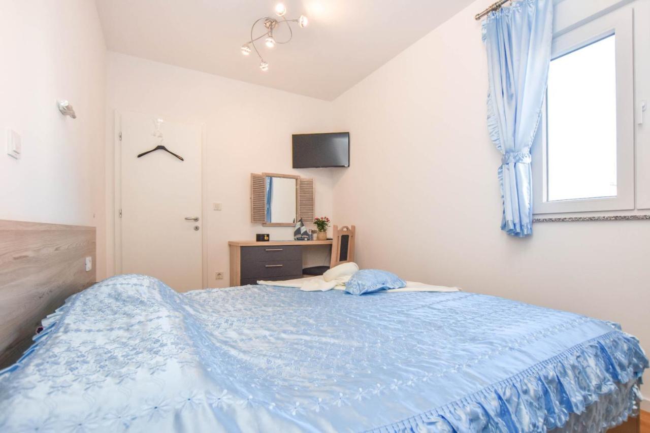 Apartment Martin Biograd Na Moru Esterno foto